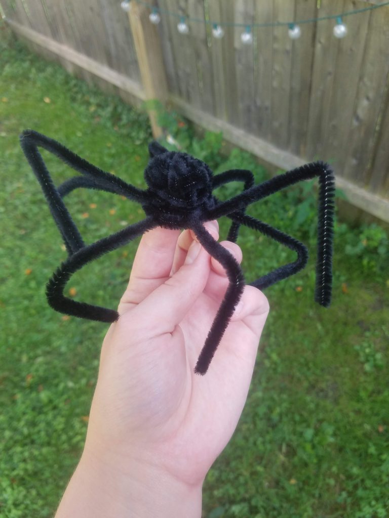 pipe cleaner spider for Halloween