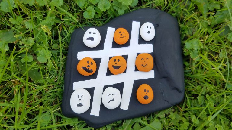 Halloween Tic Tac Toe DIY Kids Game for Play or Decoration