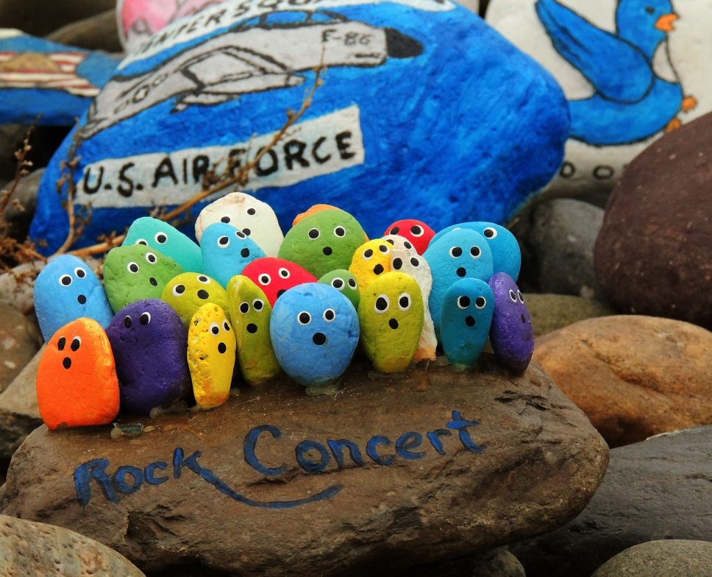 rock concert painting on rocks