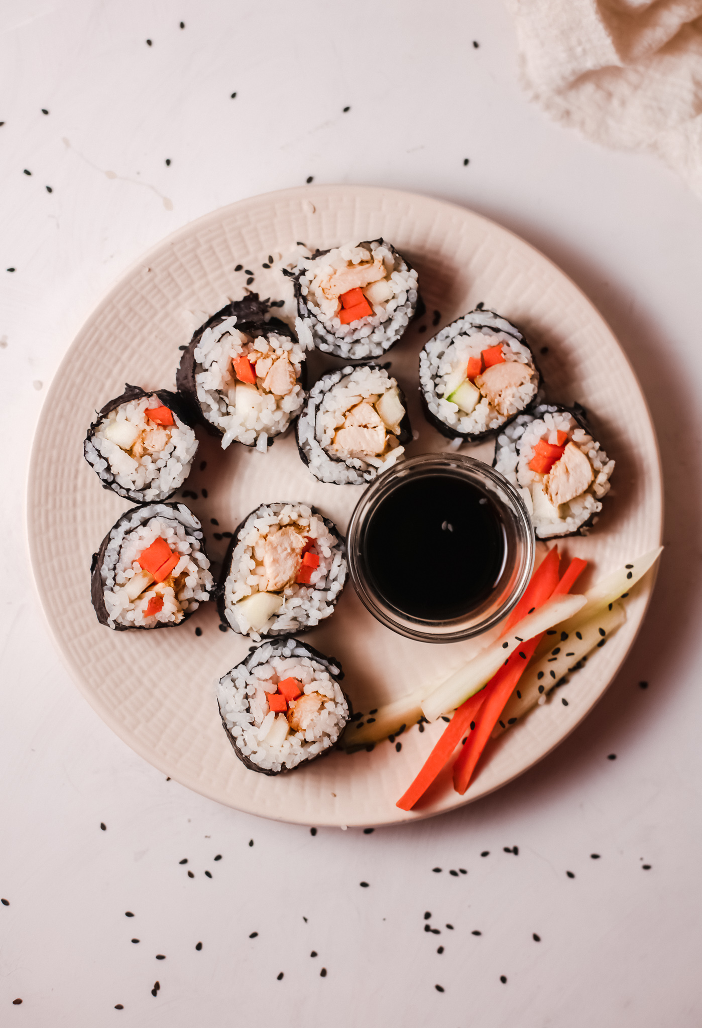 How to make sushi with sushi bazooka!! Instructional/recipe/how to roll  sushi. 